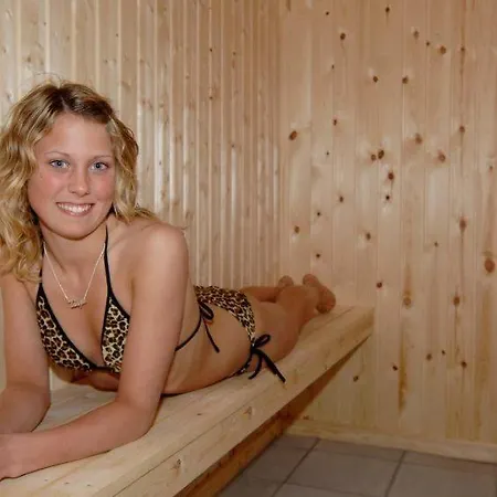 펜션 Oksby Sleeps 22 Pool Wifi Blåvand